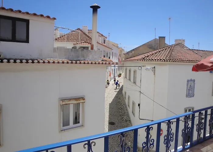 شقة Ericeira Beach Apartment *